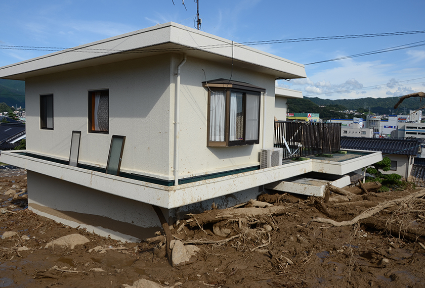2014年広島土砂災害で2ｍもの土砂を受け止めたコンクリート系住宅